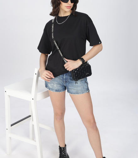 Women’s Oversized T-Shirt – Black